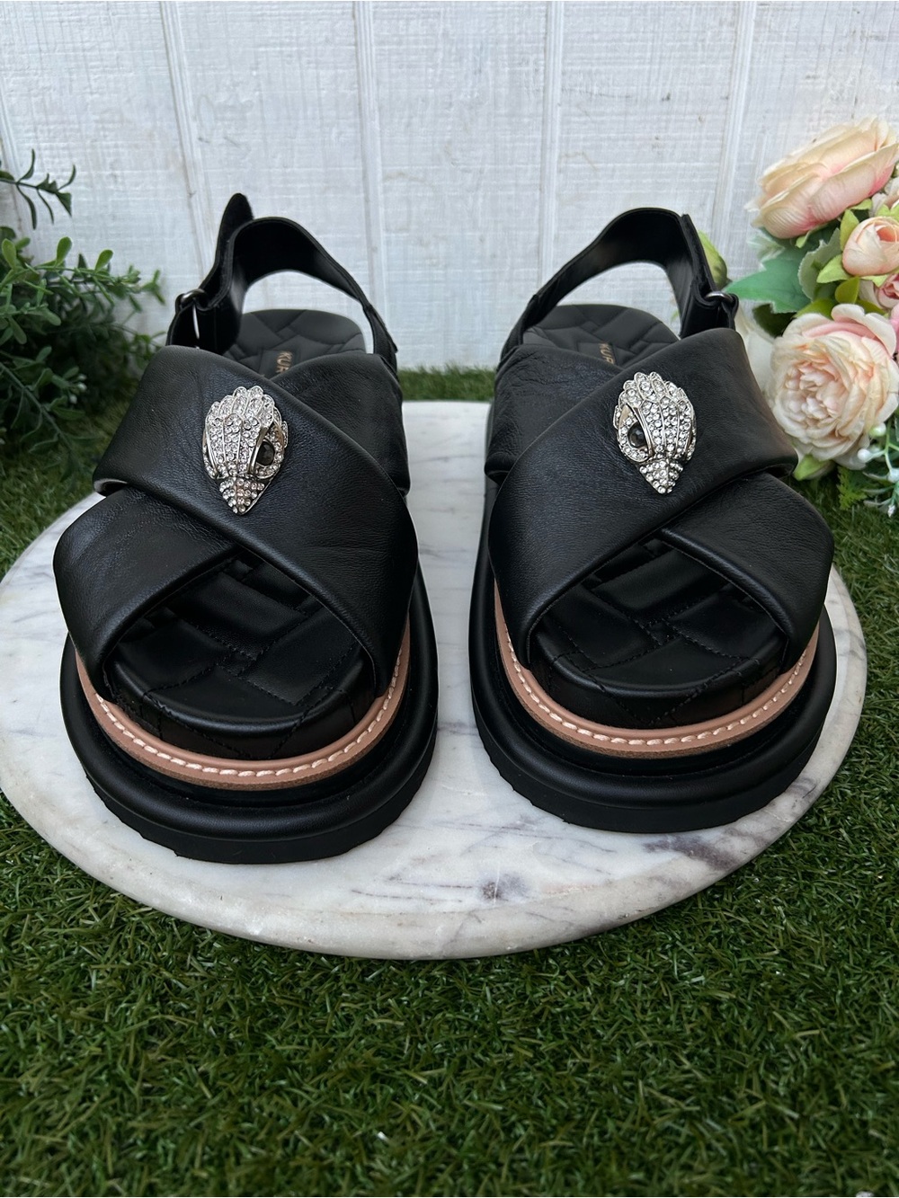 ORSON CROSS STRAP
SANDAL
KURT GEIGER LONDON
$188 black size 41 US 10.5 like new